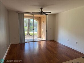 4836 N State Rd 7 in Coconut Creek, FL - Foto de edificio - Building Photo