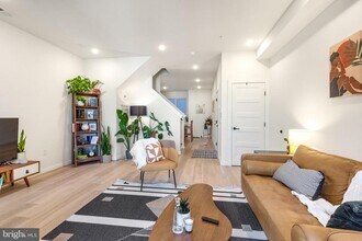 2212 N Front St in Philadelphia, PA - Building Photo - Building Photo