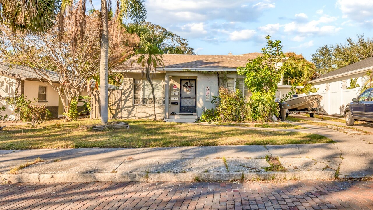 545 12th Ave N in St. Petersburg, FL - Building Photo