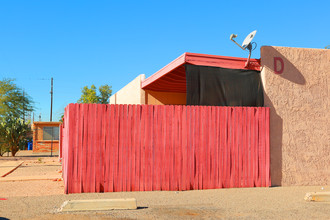 Glenn Plaza Apartments in Tucson, AZ - Building Photo - Building Photo