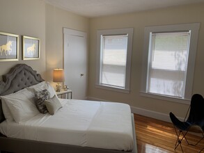 27 Forest St, Unit #1 in Cambridge, MA - Building Photo - Building Photo