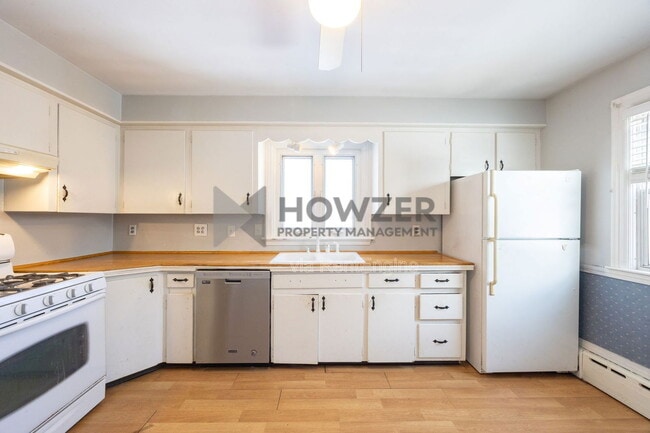 property at 19 Illinois St