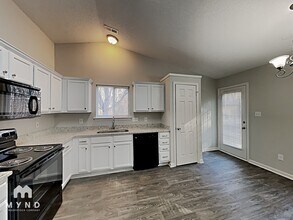 6902 Kentucky Derby Dr in Charlotte, NC - Building Photo - Building Photo