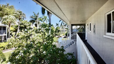 624 7th Ave S in Naples, FL - Building Photo - Building Photo