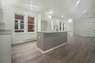 208 Magnolia St in Hartford, CT - Building Photo - Building Photo