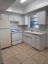 890 NW 39th St in Oakland Park, FL - Building Photo - Building Photo
