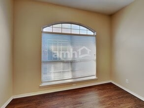 909 Remington Dr in Saginaw, TX - Foto de edificio - Building Photo