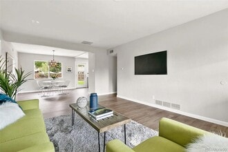 756 N Revere St in Aurora, CO - Foto de edificio - Building Photo