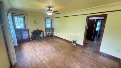 23330 OR-213 in Oregon City, OR - Building Photo - Building Photo