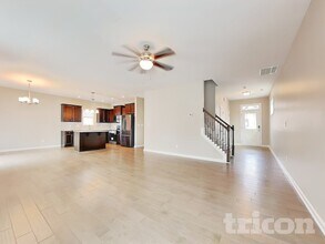 81 W Lumber Ct in Clayton, NC - Building Photo - Building Photo