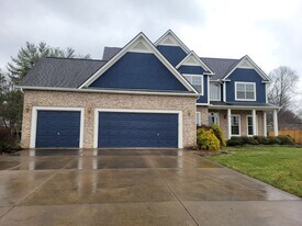 8162 Chateau Ln in Westerville, OH - Building Photo