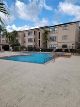 2846 S University Dr in Davie, FL - Building Photo - Building Photo