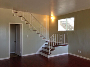 1350 Highland Blvd in Hayward, CA - Building Photo - Building Photo