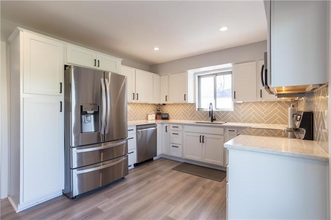 5206 Goodman Ln in Mission, KS - Foto de edificio - Building Photo