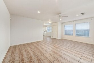 12133 Stone E Dr in Houston, TX - Building Photo - Building Photo