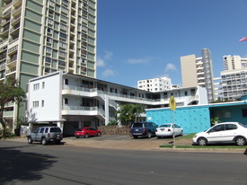 516 Kamoku St Apartments