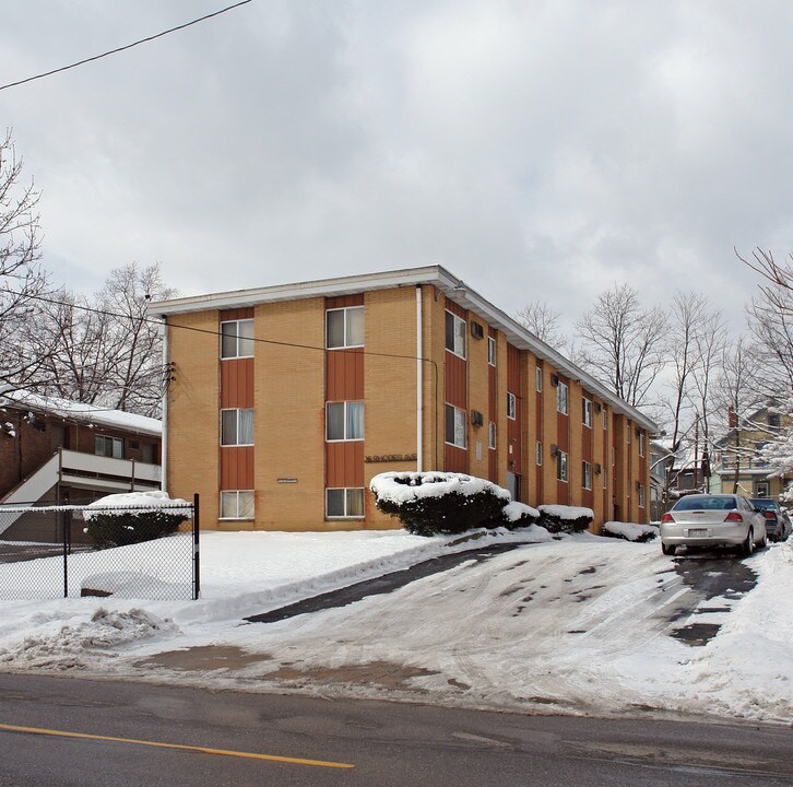 Rhodes Avenue Apartments in Akron, OH - Building Photo