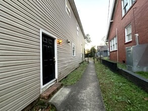 907 Oak St in Columbia, SC - Building Photo - Building Photo