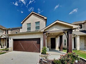 251 Novacek St in Irving, TX - Building Photo