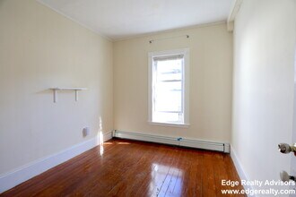 3 Washburn Terrace, Unit 3 in Brookline, MA - Building Photo - Building Photo