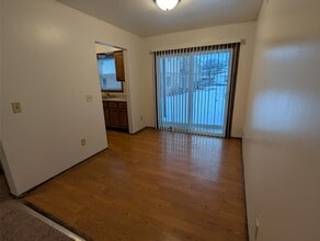 1408 E Sunset Dr in Waukesha, WI - Building Photo - Building Photo