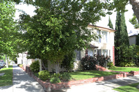 157-167 S Canon Dr in Beverly Hills, CA - Building Photo - Building Photo