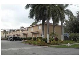 8031 NW 8th St in Miami, FL - Building Photo