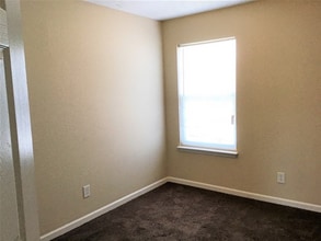 601 Nixon Way in La Vergne, TN - Building Photo - Building Photo