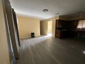 1361 Shady Ln in Canton, TX - Foto de edificio - Building Photo