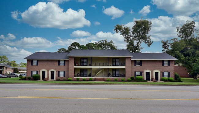 Shoreham Apartments in Albany, GA - Foto de edificio - Building Photo