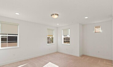 392 Line St in Hayward, CA - Building Photo - Building Photo