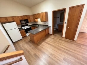 711 29th Ave NE in Menomonie, WI - Building Photo - Building Photo