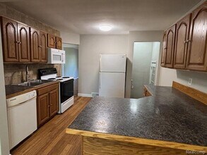 2619 Bender Ave in Waterford Township, MI - Foto de edificio - Building Photo
