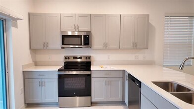 3240 Skyline Lp in Kissimmee, FL - Building Photo - Building Photo