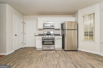 5445 Yellow Pine Dr in Mcdonough, GA - Building Photo - Building Photo