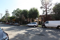 Oak Village Apartments in Canoga Park, CA - Building Photo - Building Photo