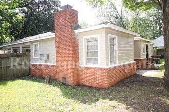 1555 S Perkins Rd in Memphis, TN - Building Photo - Building Photo