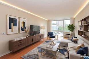 1111 Hudson Ave in Edgewater, NJ - Building Photo