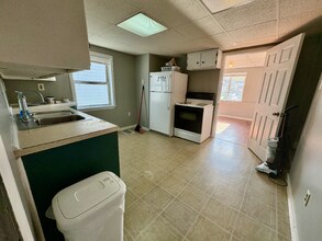 221 E Cumberland St in Lebanon, PA - Foto de edificio - Building Photo