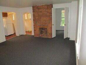 228 Green St, Unit B in Pittsburgh, PA - Foto de edificio - Building Photo