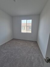 34543 Ciruela Ave in Winchester, CA - Foto de edificio - Building Photo