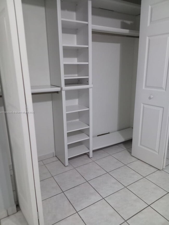 12820 SW 43rd Dr, Unit 228 in Miami, FL - Building Photo - Building Photo