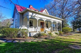 180 Church St in Maysville, GA - Building Photo
