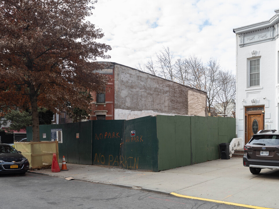 108-15 72nd Ave in Forest Hills, NY - Building Photo