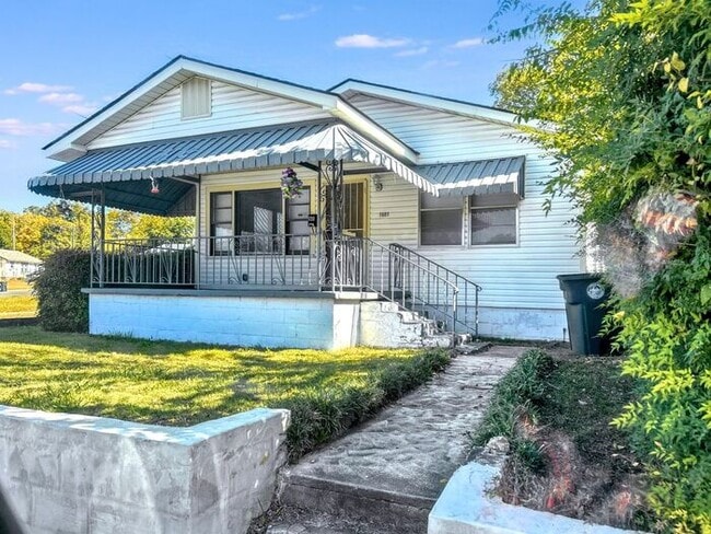 property at 1601 1st St S