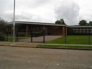 12710 S Coast Dr in Houston, TX - Building Photo - Building Photo