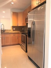 16231 Emerald Cove Rd in Weston, FL - Building Photo - Building Photo