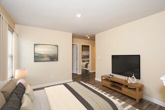 940 Haley St, Unit 203 in Macon, GA - Foto de edificio - Building Photo