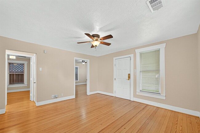 property at 5122 Larkin St