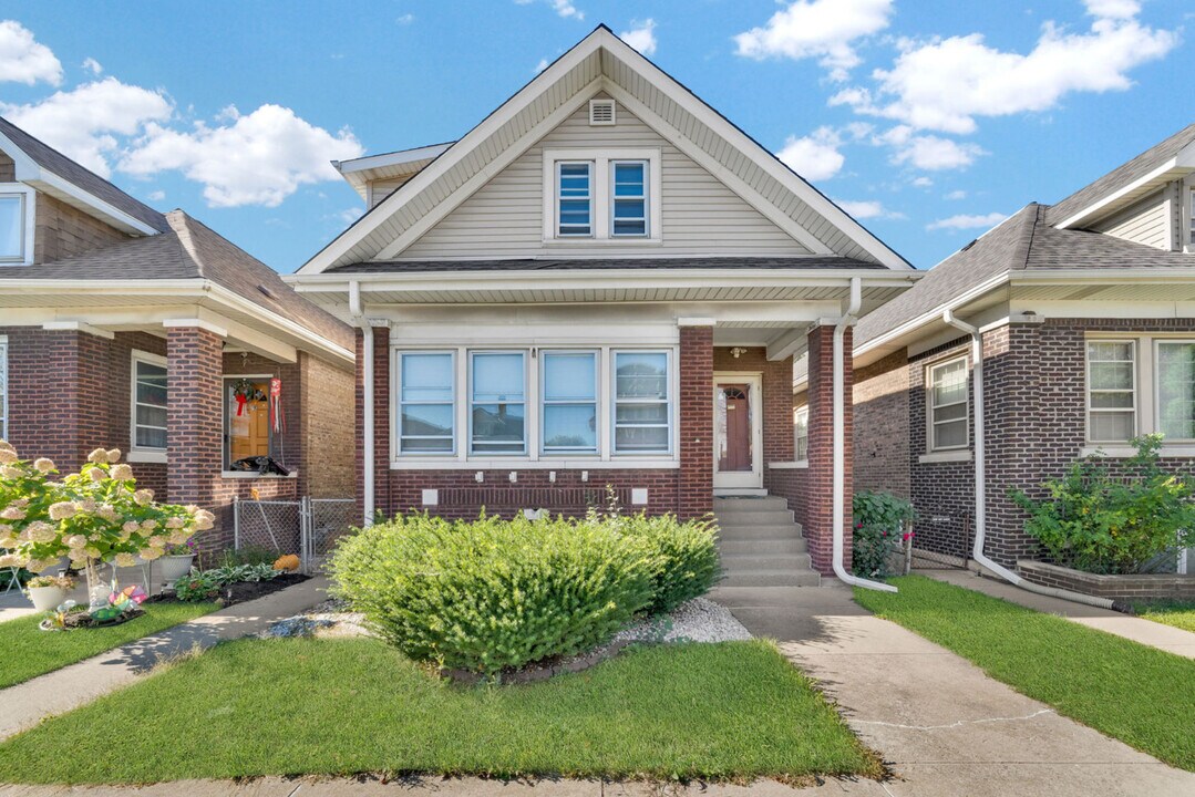 6238 S Massasoit Ave in Chicago, IL - Building Photo